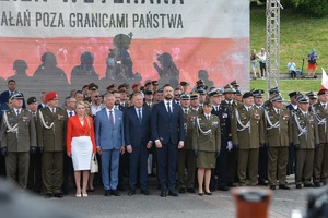 Minister Obrony Narodowej oraz zaproszeni goście podczas uroczystości Dnia Weterana w Lublinie