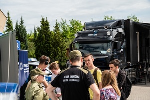Młodzież szkolna przy Escapetrucku