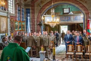 Uczestnicy Mszy Świętej w kościele Zesłania Ducha Świętego w Chłopiatynie