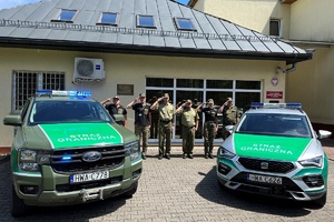 Funkcjonariusze z Nadbużańskiego Oddziału SG, uczcili pamięć tragicznie zmarłego żołnierza poprzez włączenie sygnałów świetlno-dźwiękowych pojazdów uprzywilejowanych