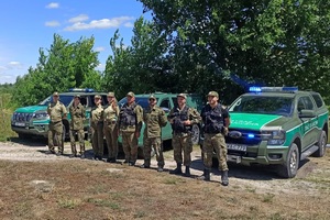 Funkcjonariusze z Nadbużańskiego Oddziału SG, uczcili pamięć tragicznie zmarłego żołnierza poprzez włączenie sygnałów świetlno-dźwiękowych pojazdów uprzywilejowanych