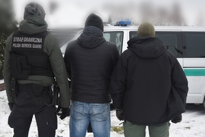 Funkcjonariusze SG podczas zatrzymania podejrzanego