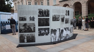 Tablica przedstawiające stare fotografie