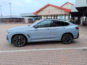 Zabezpieczony przez Straż Graniczną na terenie drogowego przejścia granicznego w Terespolu samochód osobowy marki BMW X4