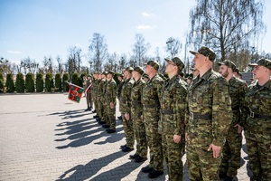 Nowi funkcjonariusze Straży Granicznej podczas uroczystości ślubowania w komendzie Nadbużańskiego Oddziału SG