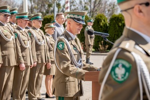 Nowi funkcjonariusze Straży Granicznej podczas uroczystości ślubowania w komendzie Nadbużańskiego Oddziału SG