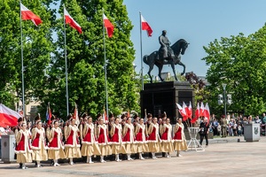 Uczestnicy wojewódzkich obchodów 234. rocznicy uchwalenia Konstytucji 3 Maja w Lublinie