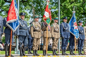 Poczet sztandarowy NOSG podczas wojewódzkich obchodów 234. rocznicy uchwalenia Konstytucji 3 Maja w Lublinie