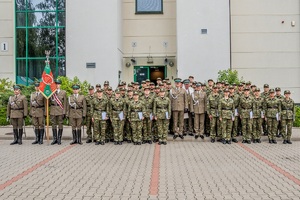 Funkcjonariusze Straży Granicznej podczas uroczystości ślubowania na terenie komendy Nadbużańskiego Oddziału SG w Chełmie