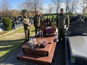 Odwiedziny na grobach żołnierzy i funkcjonariuszy