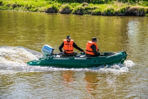 Funkcjonariusze Straży Granicznej podczas realizacji czynności związanych z bezpośrednią ochroną granicy państwowej