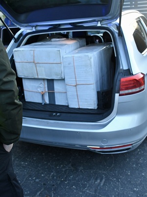 Zabezpieczanie papierosów przemyconych z Białorusi do Polski za pomocą balonu