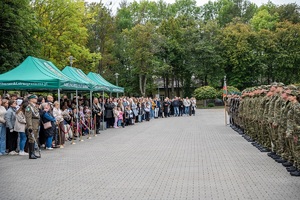 Funkcjonariusze NOSG podczas uroczystego apelu na terenie komendy oddziału NOSG w Chełmie