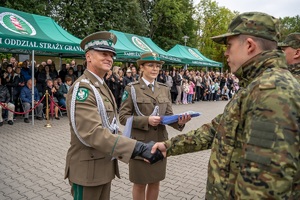 Funkcjonariusze NOSG podczas uroczystego apelu na terenie komendy oddziału NOSG w Chełmie