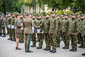 Funkcjonariusze NOSG podczas uroczystego apelu na terenie komendy oddziału NOSG w Chełmie