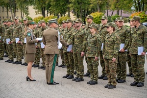 Funkcjonariusze NOSG podczas uroczystego apelu na terenie komendy oddziału NOSG w Chełmie